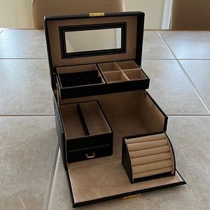 Jewelry carrier. Never used.